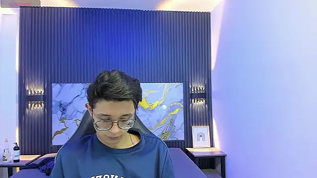 SantiagoRusso18 online show from 02.02.26