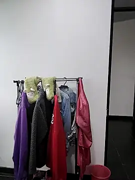 Eva Clark01 online show from 10.04.25