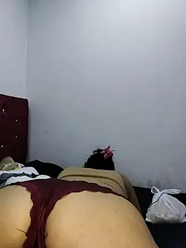 Eva Clark01 online show from 11.20.25