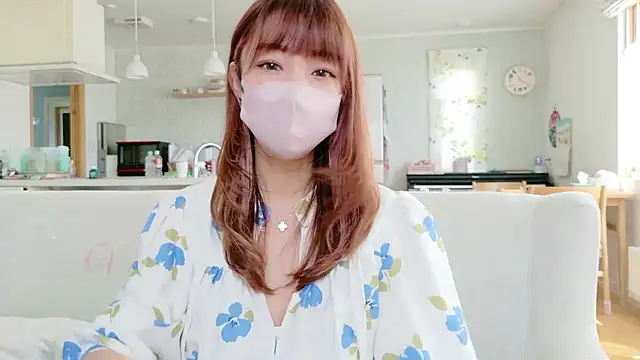 Snapshot of SUZU_1201 chatting on 05.06.26 SUZU 1201 online show from 05.06.26