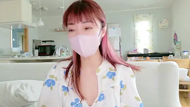 Snapshot of SUZU_1201 chatting on 06.27.26 SUZU 1201 online show from 06.27.26