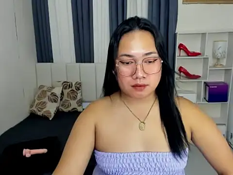 TsUncutKaren online show from 01.11.26