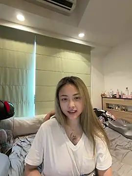 Snapshot of tw_feibaby chatting on 04.25.26 tw feibaby online show from 04.25.26