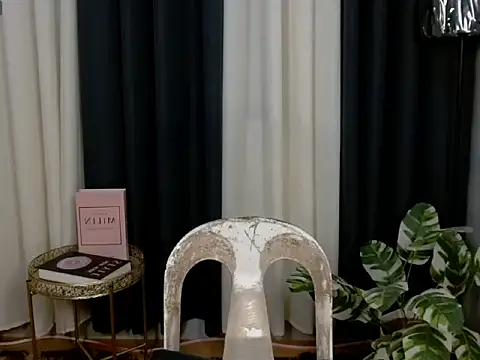 Kiethmadison Miller online show from 09.14.25