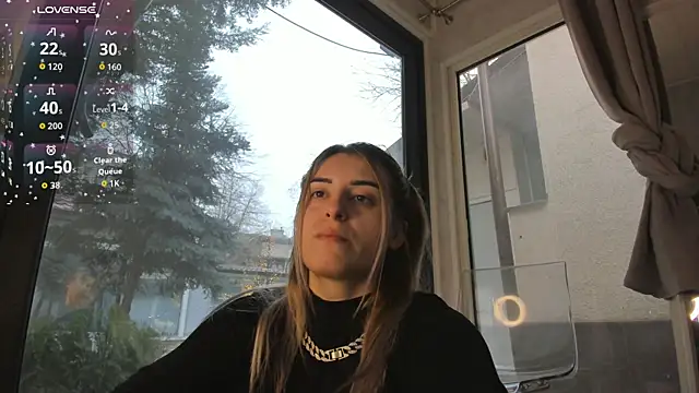 Snapshot of Ella_Vee chatting on 12.21.25 Ella Vee online show from 12.21.25