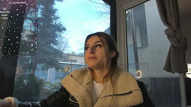 Snapshot of Ella_Vee chatting on 01.10.26 Ella Vee online show from 01.10.26