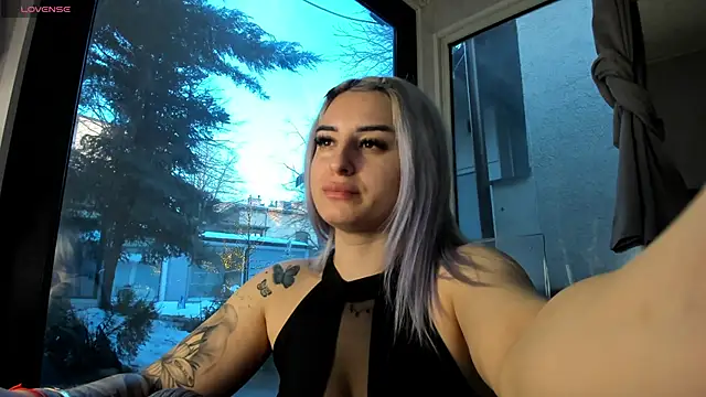 Snapshot of Ella_Vee chatting on 02.25.26 Ella Vee online show from 02.25.26