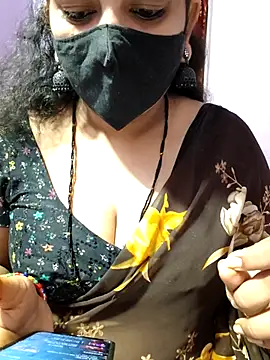 luci-queen online show from 10.07.25