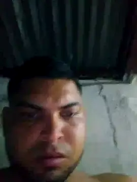 Snapshot of Darwinmoreno chatting on 11.10.25 Darwinmoreno online show from 11.10.25