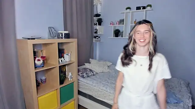 AntonettaTarring online show from 09.09.25