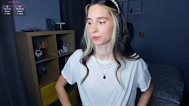 AntonettaTarring online show from 09.18.25