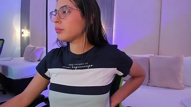 desireee  online show from 02.11.26