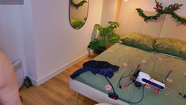 HoneyLace  online show from 01.10.26