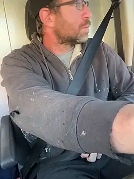 Snapshot of kyle_YEG chatting on 10.14.25 kyle YEG online show from 10.14.25