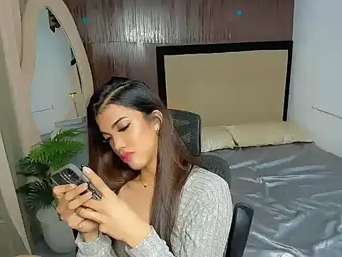 CassieSommereux online show from 12.17.25