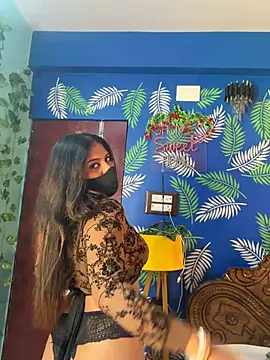 Snapshot of V-Hot-Sweti chatting on 06.26.26 V-Hot-Sweti online show from 06.26.26