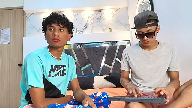 Snapshot of YOUNGS_GUYS chatting on 09.12.25 YOUNGS GUYS online show from 09.12.25