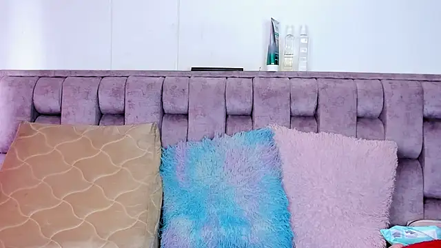 Alexa-Hunter online show from 02.07.26