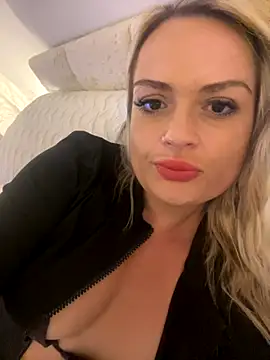 Seductive-SkyeXXX online show from 09.16.25