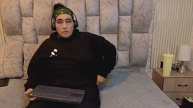 Snapshot of yunkeyc chatting on 04.25.26 yunkeyc online show from 04.25.26