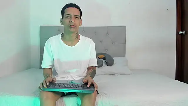 twinkDuohot online show from 12.18.25