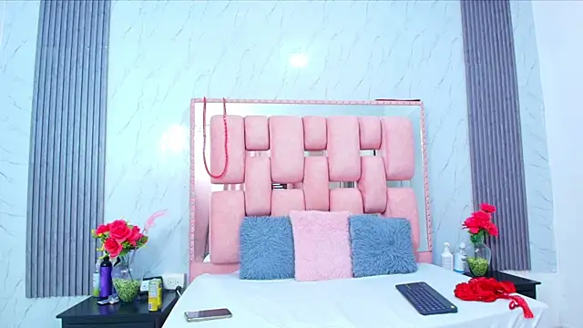 SofiaSommers online show from 11.10.25