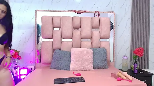 SofiaSommers online show from 12.02.25