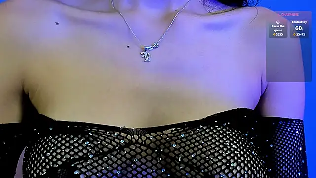 Snapshot of emycarver09 chatting on 02.10.26 emycarver09 online show from 02.10.26