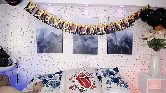 Emily Vaughan online show from 10.20.25