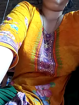 Snapshot of Cute_Pagli chatting on 10.09.25 Cute Pagli online show from 10.09.25