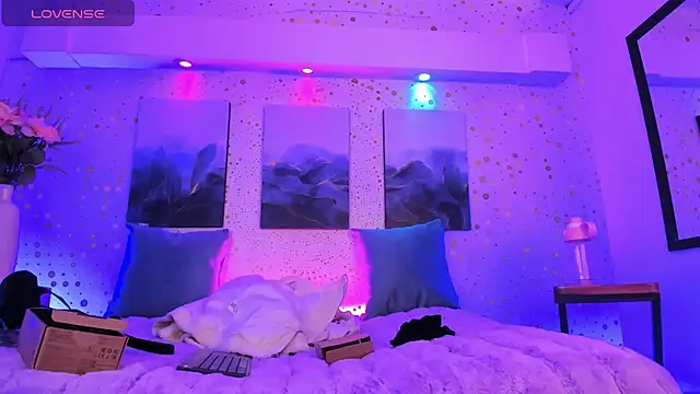 ArianaSantana online show from 09.17.25