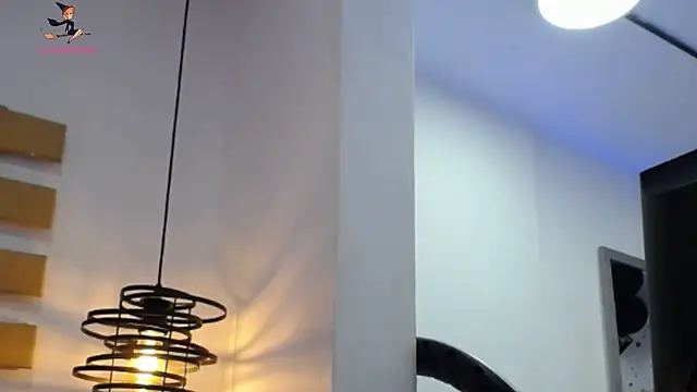 ArianaSantana online show from 10.31.25