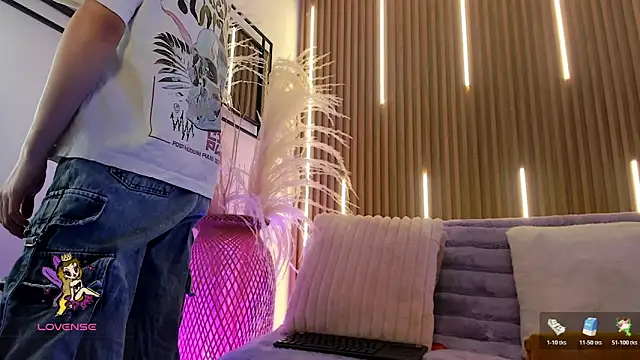 ArianaSantana online show from 11.21.25