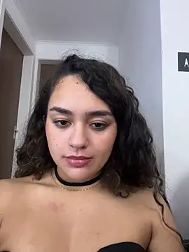 Snapshot of SereiaS chatting on 11.07.25 SereiaS online show from 11.07.25