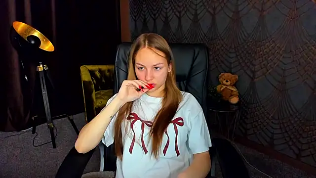 Snapshot of MilaAddams chatting on 07.07.26 MilaAddams online show from 07.07.26