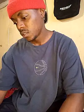 Snapshot of Hluga_25 chatting on 11.04.25 Hluga 25 online show from 11.04.25