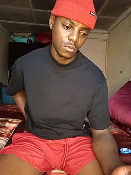 Snapshot of Hluga_25 chatting on 11.14.25 Hluga 25 online show from 11.14.25