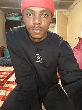 Snapshot of Hluga_25 chatting on 12.15.25 Hluga 25 online show from 12.15.25