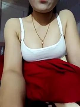 LucyyLy online show from 11.20.25