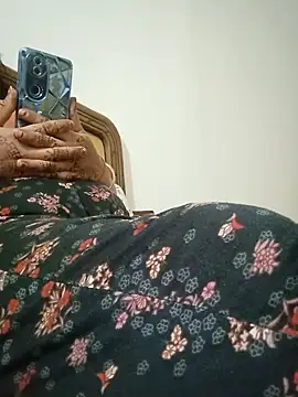 Snapshot of Suman_Rani_ chatting on 10.14.25 Suman Rani  online show from 10.14.25