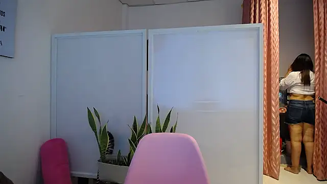 Manuela lara  online show from 01.06.26