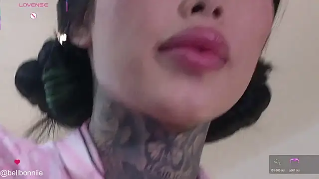 belllbonniie online show from 02.15.26