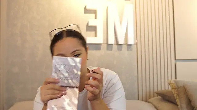 Tayler Kim online show from 09.18.25