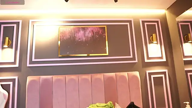 Tayler Kim online show from 11.09.25