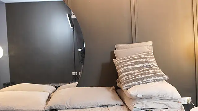 Tayler Kim online show from 01.17.26