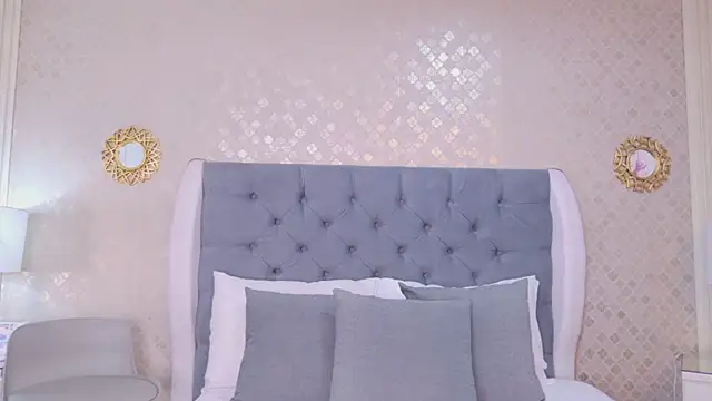 ZoeWilliis online show from 05.23.26