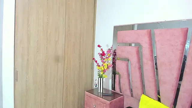 MaraKarly online show from 10.17.25