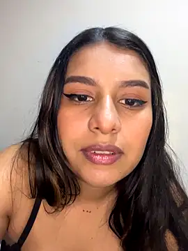  Chloe Smith online show from 09.22.25