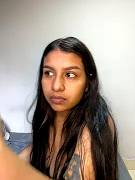  Chloe Smith online show from 10.10.25