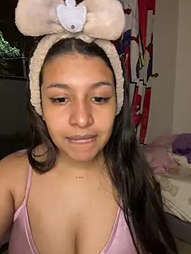  Chloe Smith online show from 05.04.26